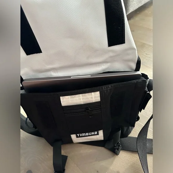 Timbuk2 Black and Silver Messenger Bag - Picture 5 of 5